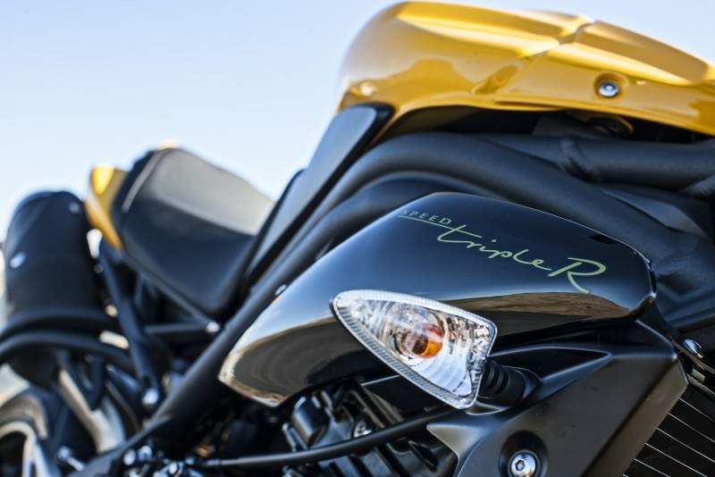 Мотоцикл Triumph Speed Triple 94R Special Edition 2015 фото