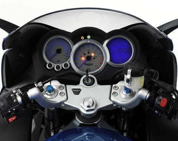 Мотоцикл Triumph Sprint ST 1050 2005 фото