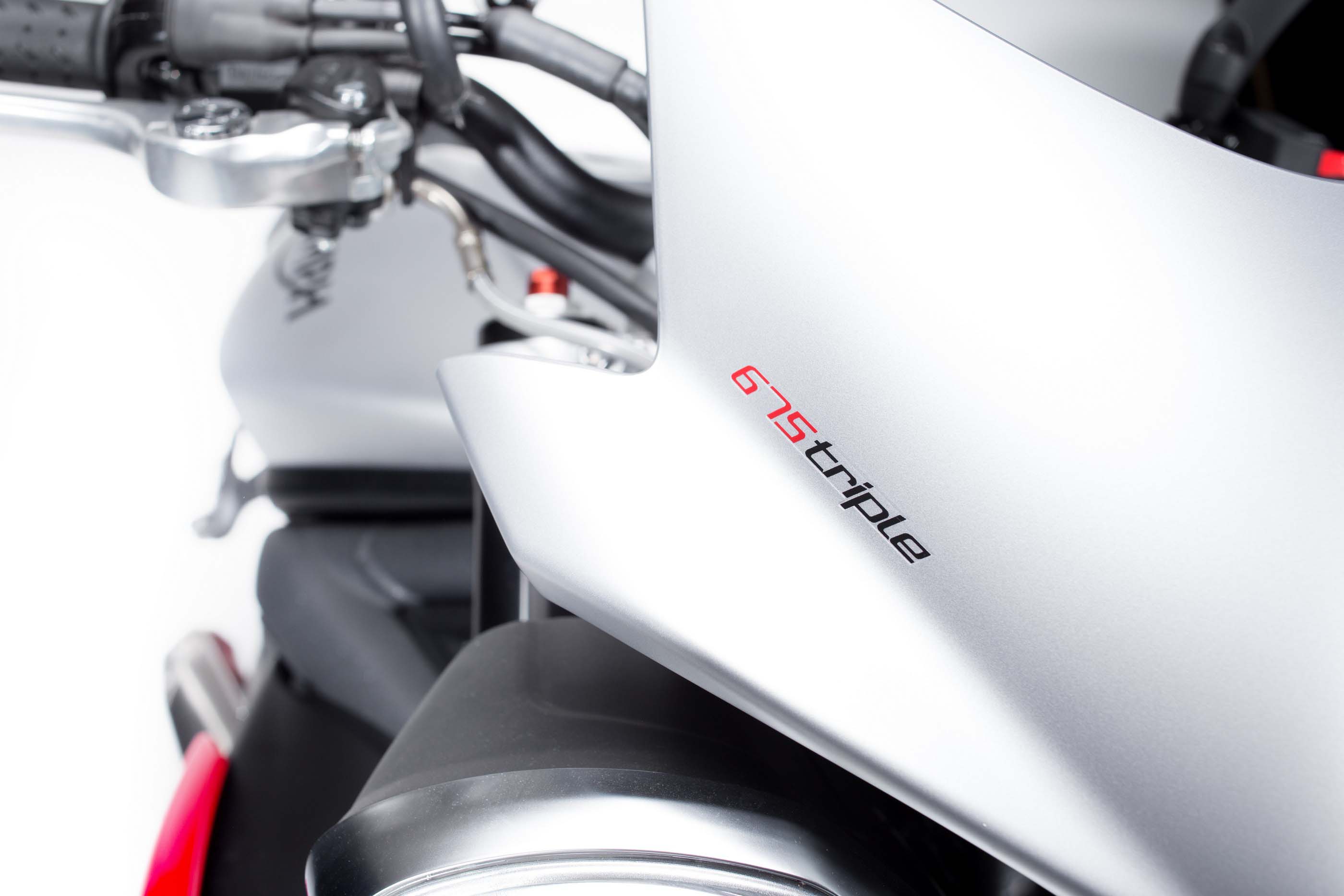 Мотоцикл Triumph Triumph Street Triple RX 2015 2015 Мотоцикл Triumph Triumph Street Triple RX 2015 2015