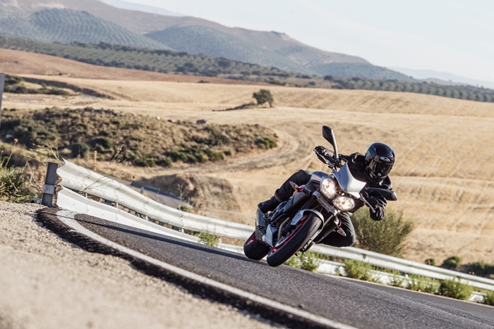 Мотоцикл Triumph Triumph Street Triple RX 2015 2015 Мотоцикл Triumph Triumph Street Triple RX 2015 2015