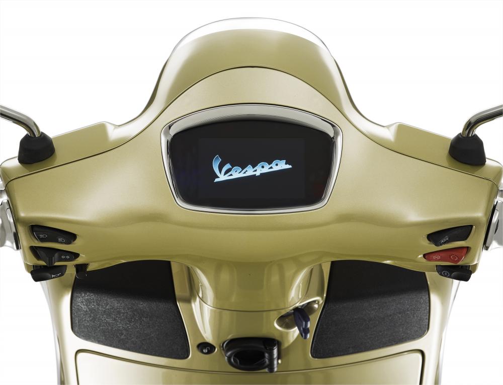 Мотоцикл Vespa GTS 300 75th Anniversary Limited Edition 2021 фото