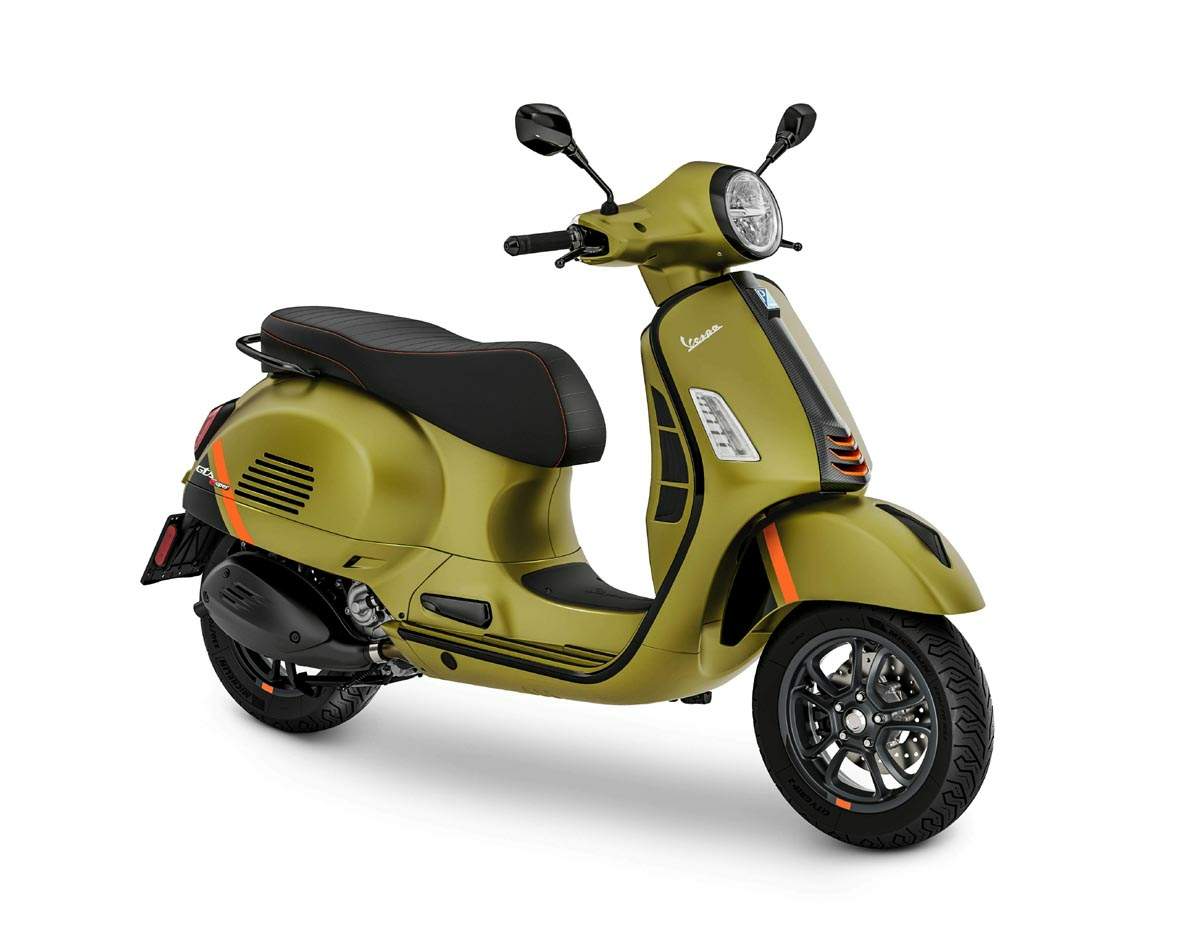 Мотоцикл Vespa GTS 300 2023 фото