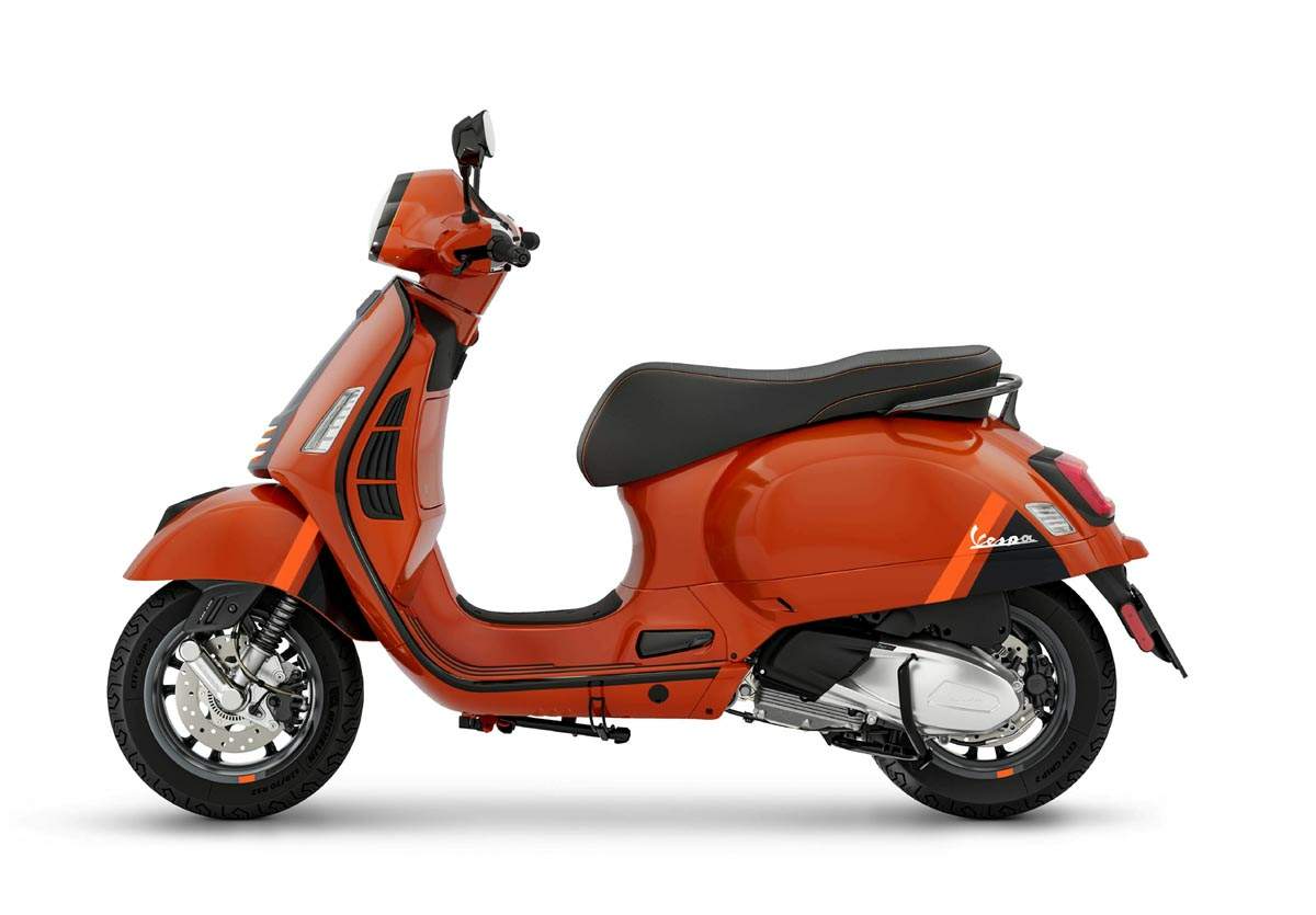 Мотоцикл Vespa GTS 300 2023 фото