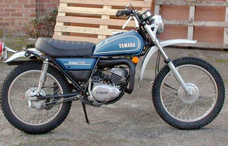 Мотоцикл Yamaha DT 175 1974 фото