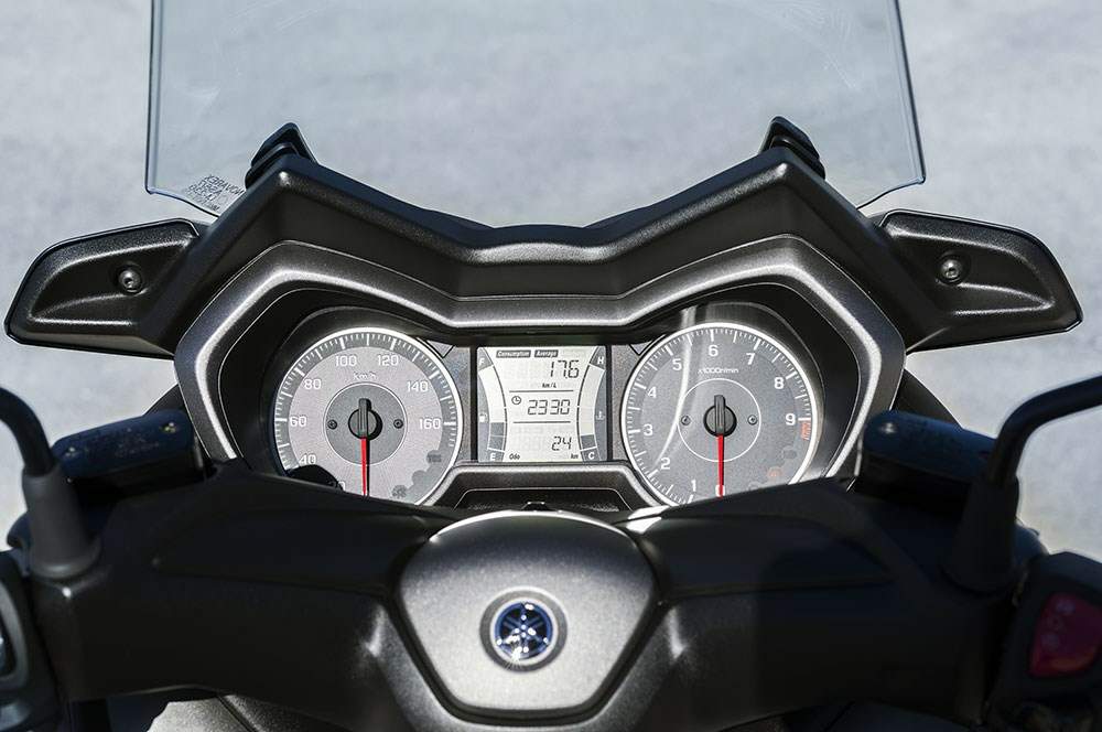 Мотоцикл Yamaha X-Max 300 2017 фото