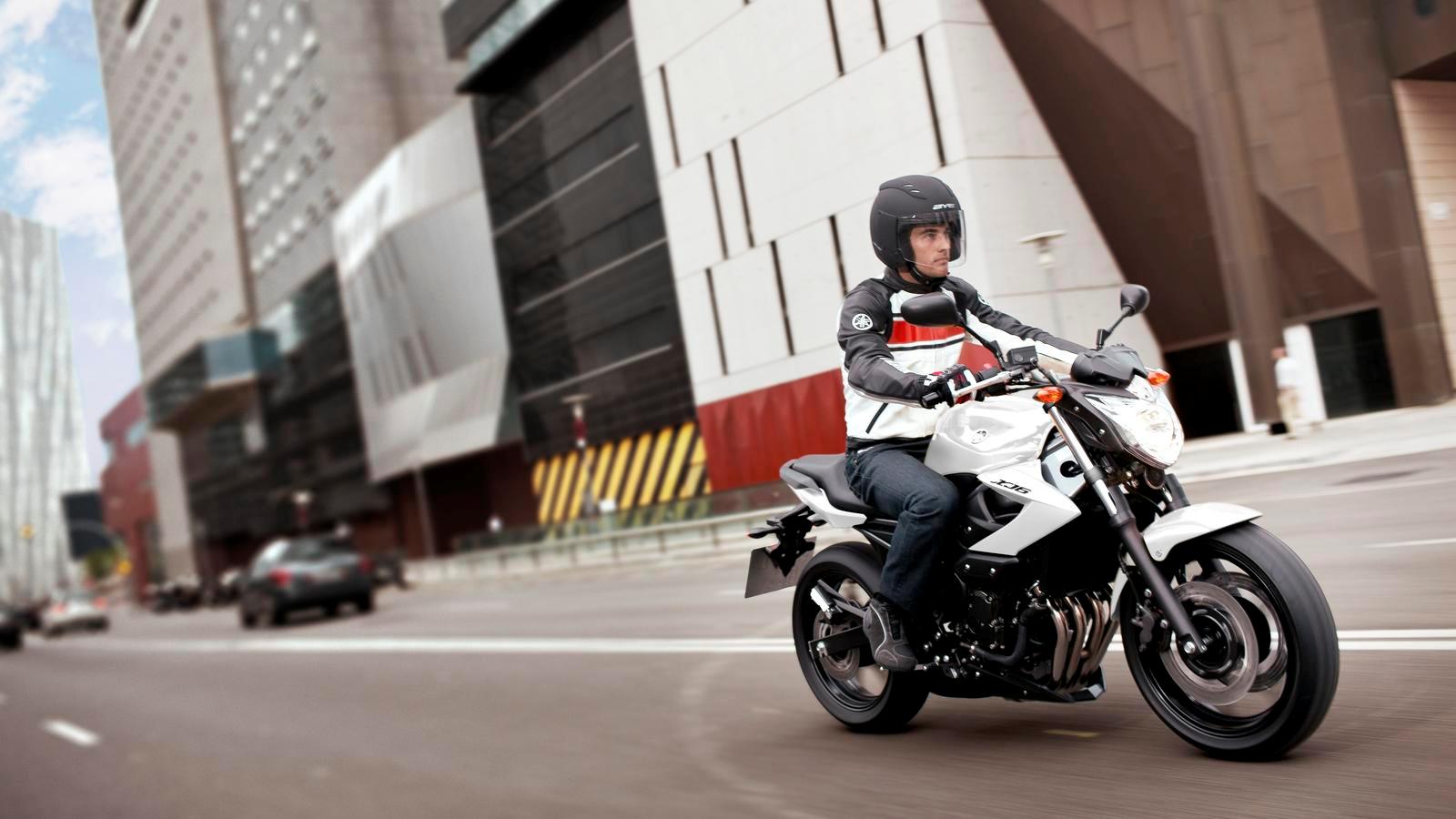 Мотоцикл Yamaha XJ6 2012 Мотоцикл Yamaha XJ6 2012