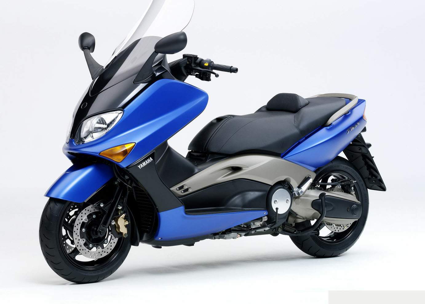 Мотоцикл Yamaha XP 500 T-Max 2004 фото