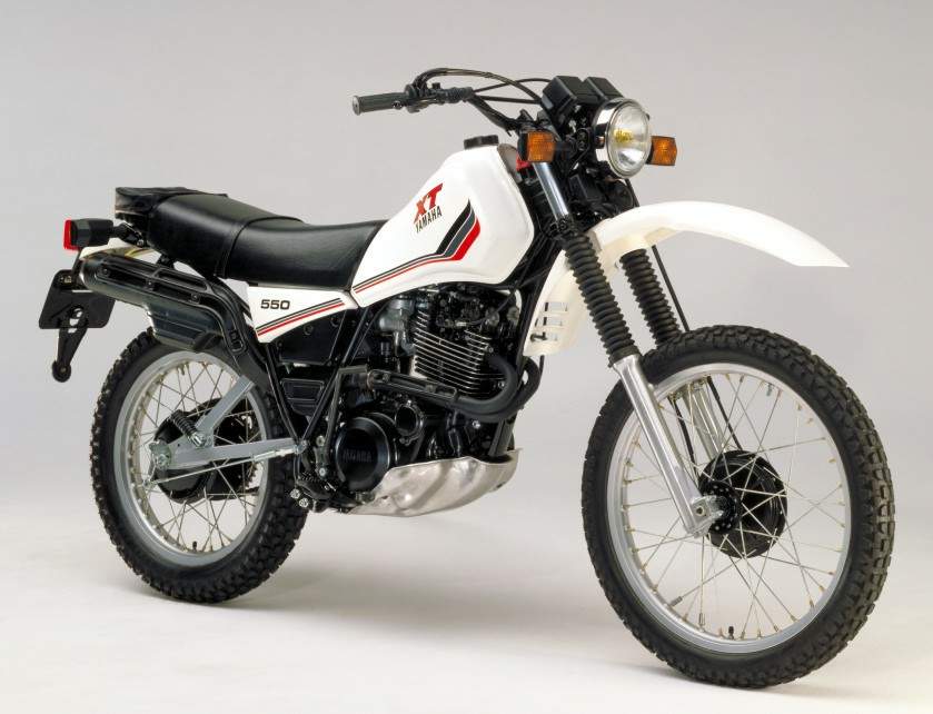 Мотоцикл Yamaha XT 550 1983 фото
