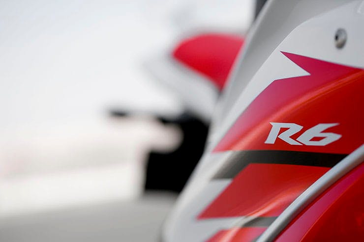 Мотоцикл Yamaha YZF 600 R6 2006 фото