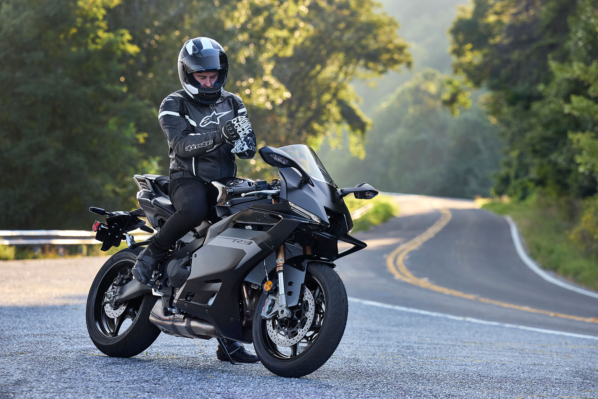 Мотоцикл Yamaha YZF-R9 2025 фото
